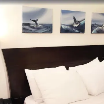 Pacific Suites Boutique Hotel and Bistro