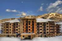 Trailhead Lodge