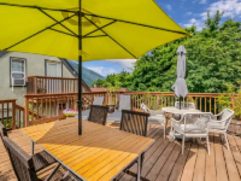 Cloudside Hotel Hotels in Central Kootenay