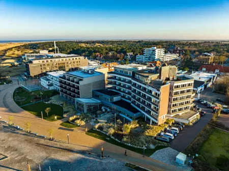 Ambassador Hotel & Spa Отели рядом с достопримечательностью «Sankt Peter Ording Beach»