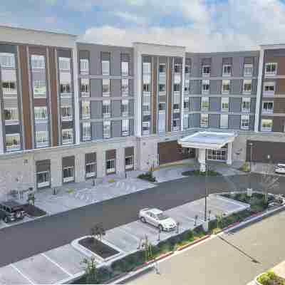 ヒルトン ガーデン イン フリーモント ミルピタス Hotel Exterior