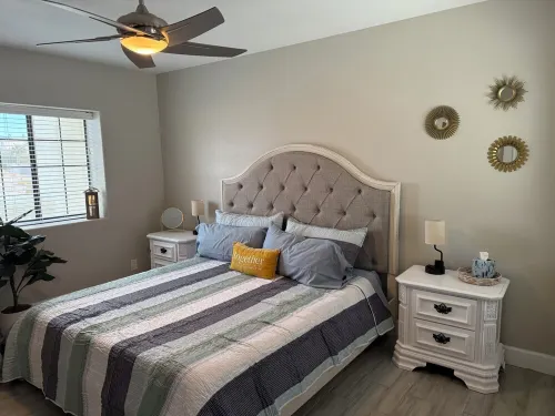 Bullhead oasis! Enjoy putt putt, view, pool & heated spa!