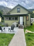 Three bedroom home, concerts, fishing & outdoors!