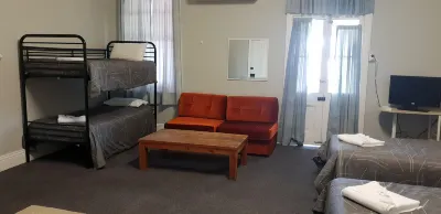 퀸즈 암 호텔  호텔