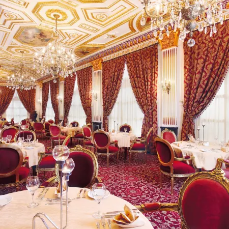 Serenada Golden Palace Hotel