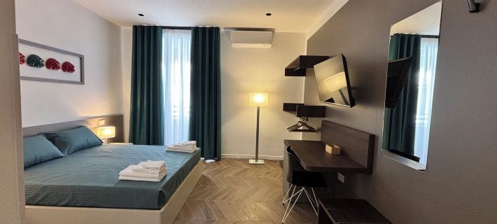 Sea Side Suites Hotels in Naples