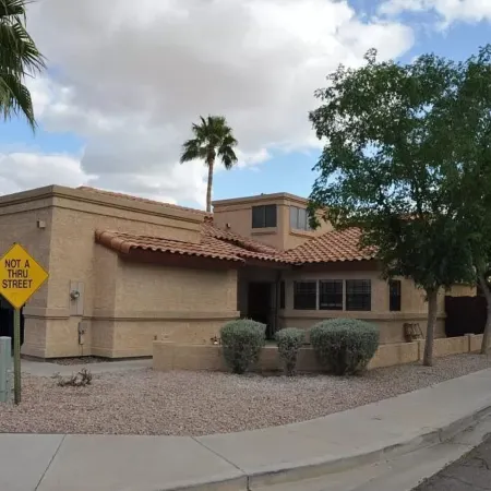 Charming 2Br-2BA by BlueBarrelHomes