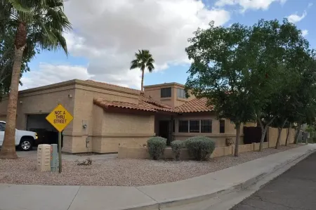 Charming 2Br-2BA by BlueBarrelHomes