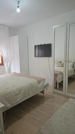 Rapallo 2-Bed Apt, Sleeps 5 with Hot Tub