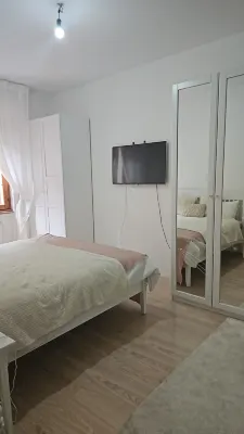 Rapallo 2-Bed Apt, Sleeps 5 with Hot Tub