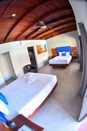 Republik Hotel, Bistro and Nightclub on Site