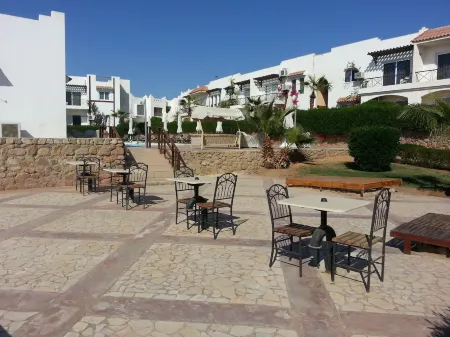 Logaina Sharm Resort Отели рядом с достопримечательностью «Shark 's Bay Beach»