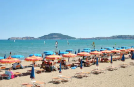 Dinky Home Air-Conditioned Penthouse with Sea View Terrace