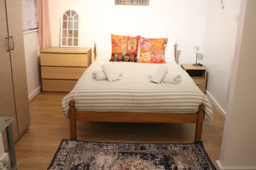 House - Sleeps 10 - Garden - Parking