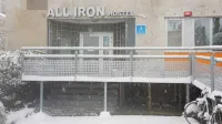 All Iron Hostel โรงแรมใน