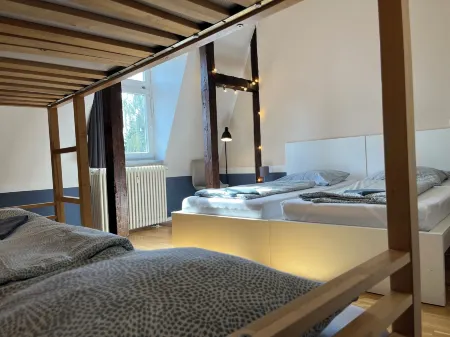 Blue Doors Hostel Altstadt Отели в г. Думмерсторф