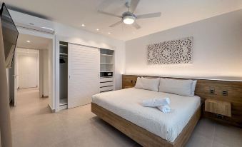 Incredibly Beautiful Condo Just Steps to the Beach