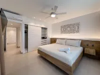 Incredibly Beautiful Condo Just Steps to the Beach