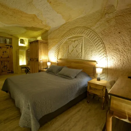 Crassus Cave Hotel