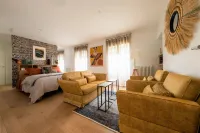 Villa Figue Blanche Hotels in Saint-Desert