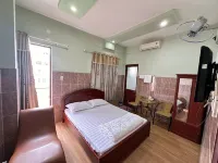 Nhà nghỉ Hoa Quỳnh Hotels in Bien Hoa