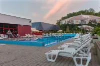 Hotel Belaria Resort - wellness, swimming pool - 駐車場