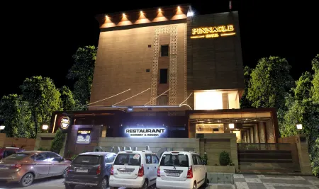 Pinnacle by Click Hotels, Lucknow