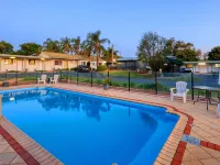 Oasis Motel Hotels in Parkes