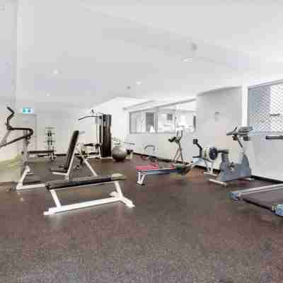Stylish 2BR Apt Overlooking Darling Harbour Fitness & Recreational Facilities