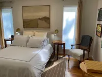 Beautiful Modern Home & Guest House with 8 Bedrooms Total