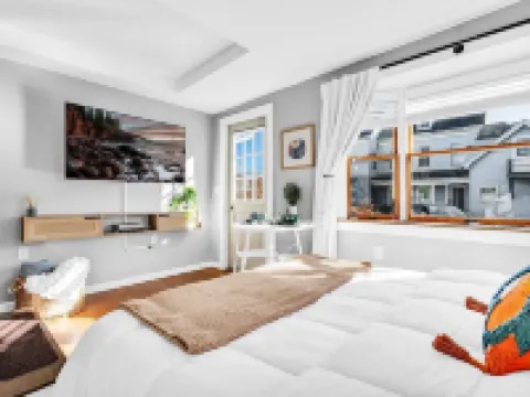 The Saco Suite - Downtown, Dog Friendly, Sleeps 4, Walk to Bars & Restaurants! 薩科酒店