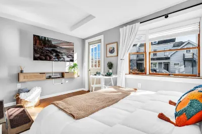 The Saco Suite - Downtown, Dog Friendly, Sleeps 4, Walk to Bars & Restaurants! Funtown Splashtown USA附近的飯店