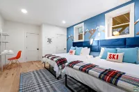 New!/Minutes from Slopes/2-Fireplaces/Hot Tub/Sauna/ Firepit/Rec Room/Bunk Room