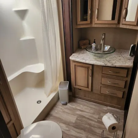 Cozy RV with WiFi and HVAC in Glendale/North Phoenix Luxury Fifth wheel camper