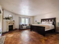 Villa Terra Bella, by Vinifera Homes Hotels in Windsor