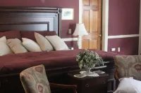 The Williamsburg Cottage at Valley Glen...your romantic mountain getaway