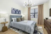 Modern 3-Bedroom Tampa Retreat Hotels in Egypt Lake-Leto