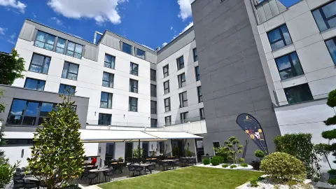 Aniroc Signature Hotel in Арад