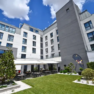 Aniroc Signature Hotel