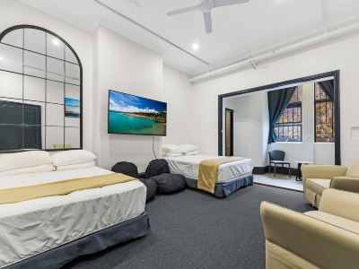 London Gate Backpackers Hostel