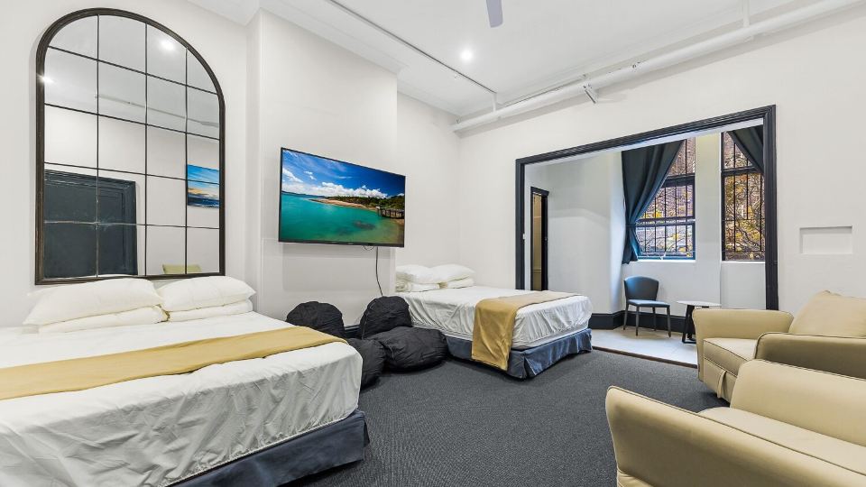 London Gate Backpackers Hostel