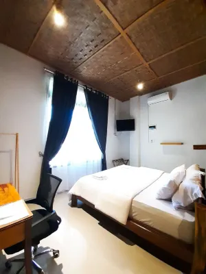 Stay Kultura Hotel dekat Taman bunga lampeuneurut