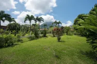 Hotel & Hot Springs Sueño Dorado فنادق في 