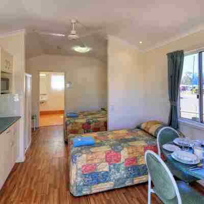 Gday Parks Emerald Rooms