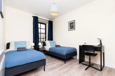 2 Bed Flat-Ground Floor-Parking
