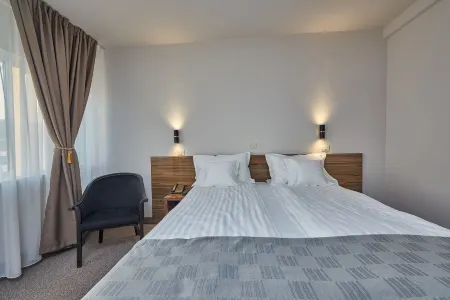 Riviera by Queens Отели в г. Дробета-Турну-Северин