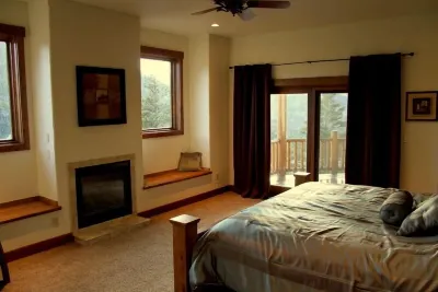 Massive Luxury Mountain Home Great For Families #20-NCD0224 Hotels near Sprague Lake