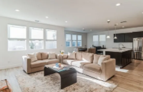 Modern Family-Friendly Home, Napa, Wine Country, Private Backyard, Fire Pit