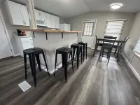 Cozy home in charming Norwalk with AC, WiFi. Cedar Point/Summit Race//Sports Par Hotels in Norwalk