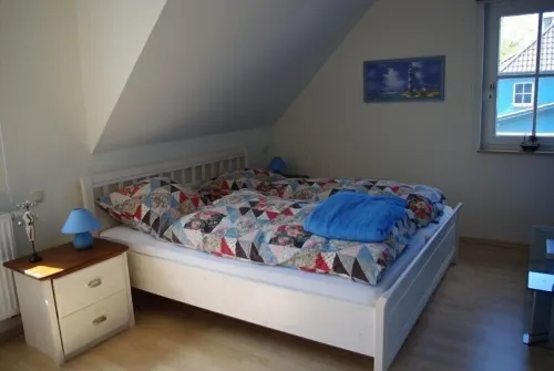 First-class semi-detached house (2009), around 90sqm, 200m from beach